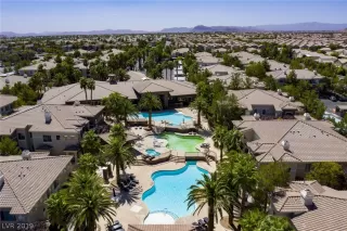 Photo #3: 2129714 Listing