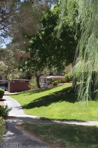 Photo #5: 2129731 Listing