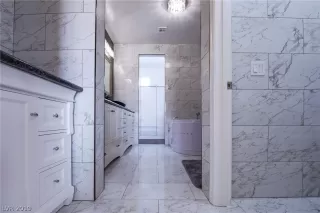 Photo #4: 2129763 Listing