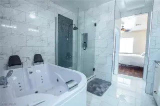 Photo #5: 2129763 Listing