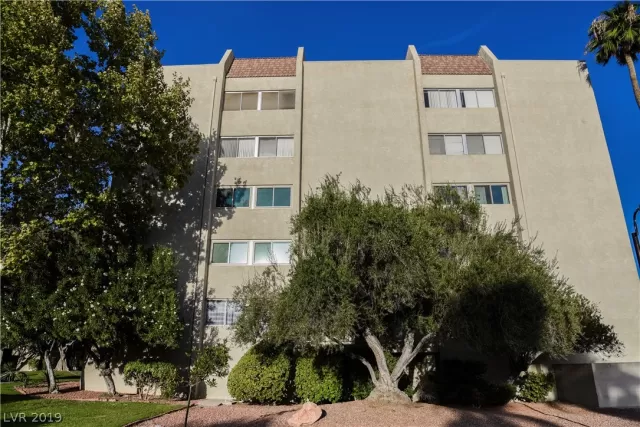 MLS: 2129773 Condo For Sale