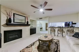 Photo #4: 2129773 Listing