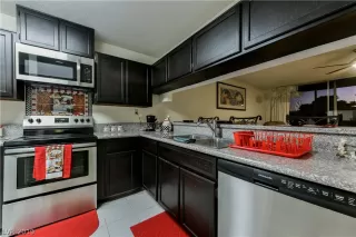 Photo #6: 2129773 Listing