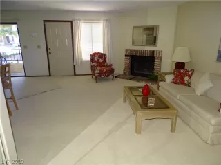 Photo #3: 2129791 Listing