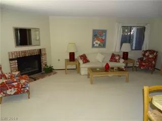 Photo #4: 2129791 Listing