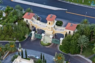 Photo #1: 2129809 Listing