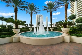 Photo #3: 2129809 Listing