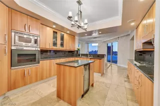 Photo #5: 2129809 Listing