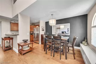 Photo #3: 2129810 Listing 