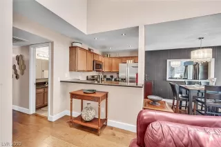 Photo #5: 2129810 Listing 