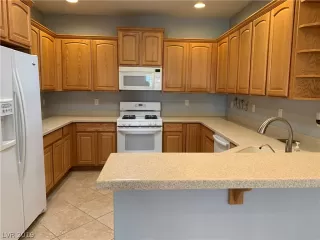 Photo #3: 2129910 Listing 