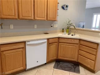 Photo #5: 2129910 Listing 