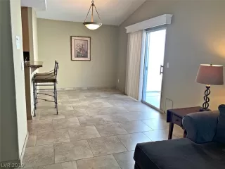 Photo #2: 2129935 Listing