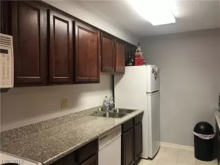 Photo #5: 2129949 Listing 