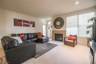 Photo #3: 2130033 Listing