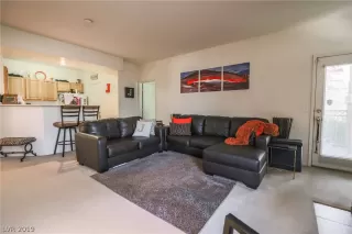 Photo #5: 2130033 Listing