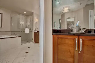 Photo #3: 2130034 Listing