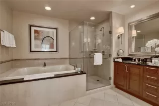 Photo #5: 2130034 Listing