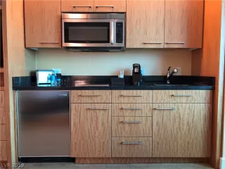 Photo #6: 2130069 Listing 