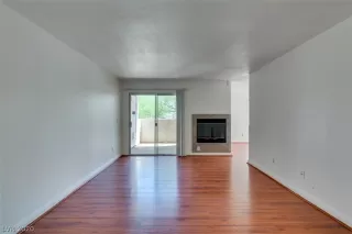 Photo #3: 2130105 Listing