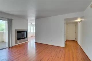 Photo #4: 2130105 Listing