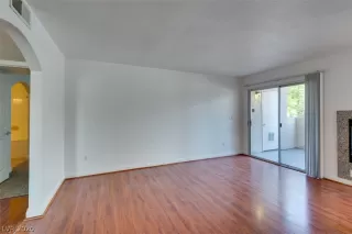 Photo #6: 2130105 Listing