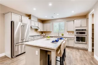 Photo #2: 2130178 Listing 