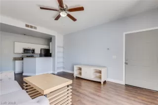 Photo #4: 2130205 Listing 