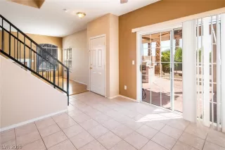 Photo #4: 2130227 Listing 