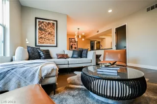 Photo #6: 2130268 Listing 