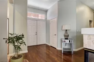 Photo #4: 2130288 Listing 