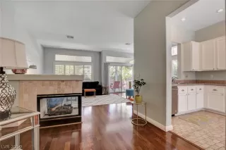 Photo #5: 2130288 Listing 