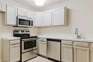 Photo #3: 2130292 Listing