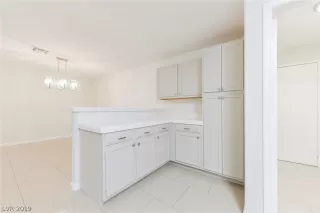 Photo #6: 2130292 Listing