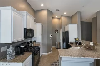 Photo #5: 2130321 Listing 