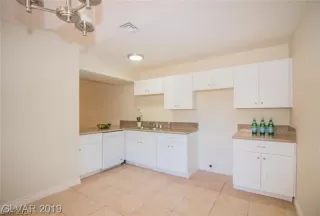 Photo #3: 2130347 Listing 