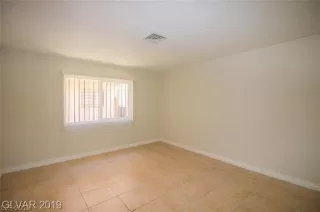 Photo #5: 2130347 Listing 