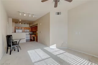 Photo #2: 2130372 Listing
