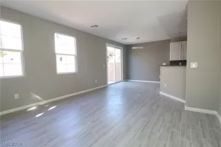 Photo #6: 2130430 Listing