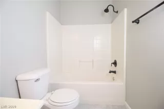 Photo #6: 2130442 Listing