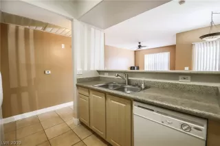 Photo #4: 2130454 Listing