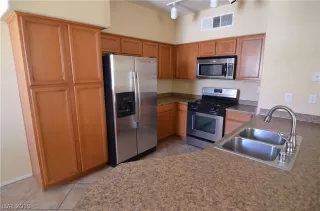 Photo #3: 2130498 Listing