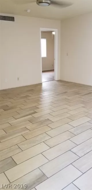 Photo #3: 2130522 Listing 