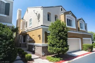 Photo #1: 2130544 Listing