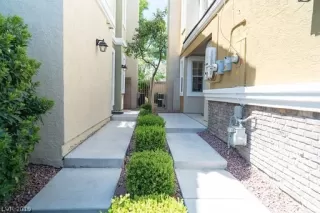 Photo #2: 2130544 Listing