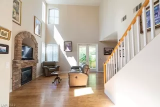 Photo #5: 2130544 Listing