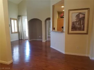 Photo #4: 2130551 Listing 