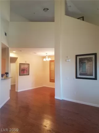 Photo #5: 2130551 Listing 