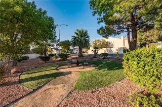 Photo #5: 2130559 Listing 