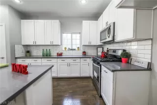 Photo #5: 2130590 Listing 